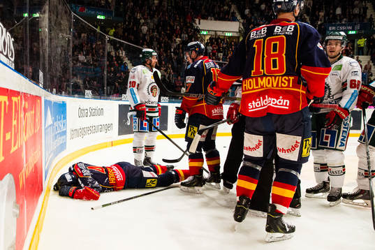 Djurgårdens Marcus Högström blir liggandes