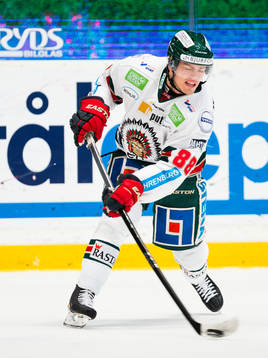 Frölundas Andreas Johnson med ett skott