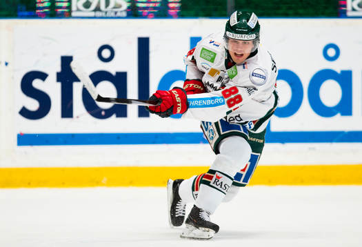 Frölundas Andreas Johnson med ett skott