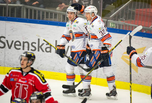 Växjös Robert Rosen och Nick Jonsson jublar