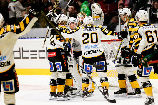Skellefteås spelare jublar