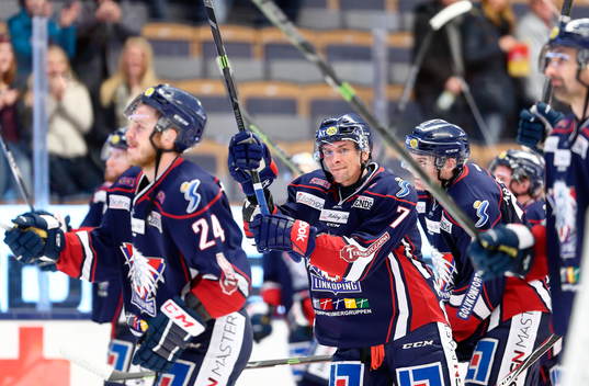 Linköping med Magnus Johansson jublar