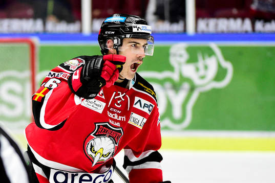 Malmö Redhawks Yanick Lehouk jublar