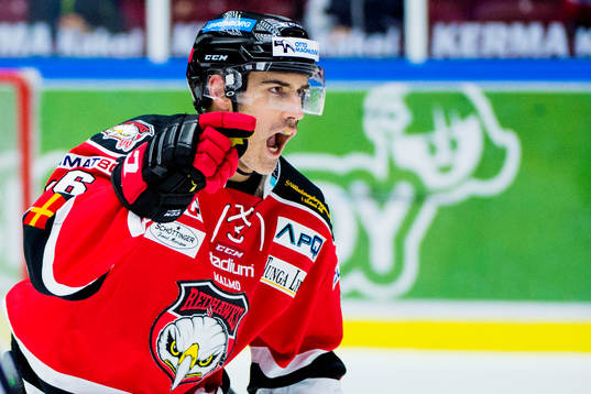 Malmö Redhawks Yanick Lehouk jublar