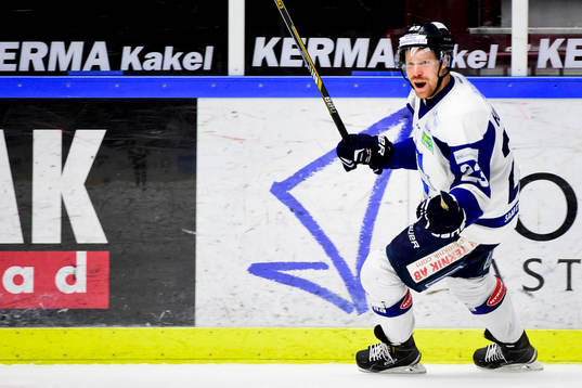 Karlskogas Fredrik Höggren jublar