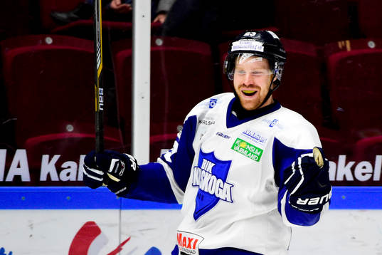 Karlskogas Fredrik Höggren jublar