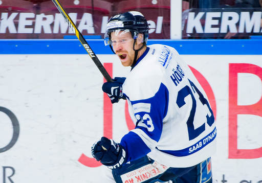 Karlskogas Fredrik Höggren jublar
