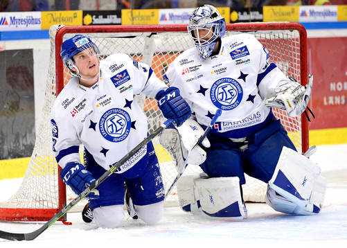 Leksands Linus Hultström och målvakt Joakim Lundström