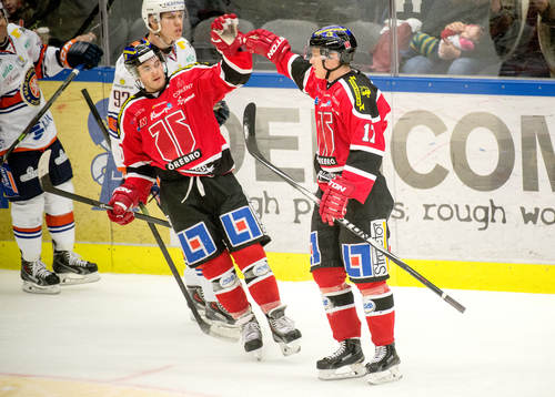 Örebros Daniel Viksten jublar