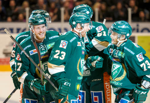 Färjestads Anton Grundel gör mål 1-0 och firar