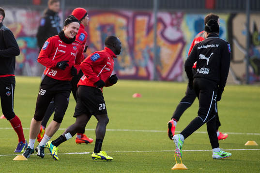 Helsingborgs Jere Uronen skrattar