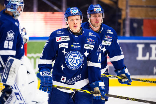 Leksands Carl Ericson före ishockeymatchen i SHL mellan