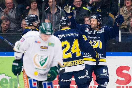s Erik Christensen och Jere Karalahti jublar