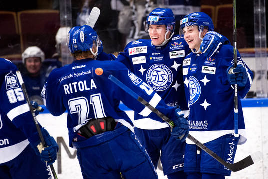 Leksands Tomi Sallinen och Linus Hultström jublar