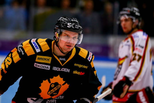 Skellefteås Janne Pesonen jublar