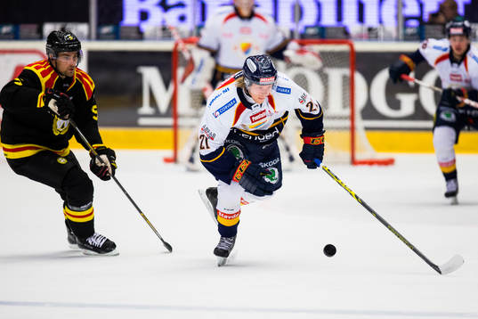 Brynäs Lukas Kilström och Djurgårdens Nicklas Heinerö