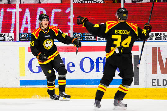 Brynäs Oskar Lindblom jublar