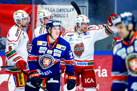 Modos Peter Öberg jublar