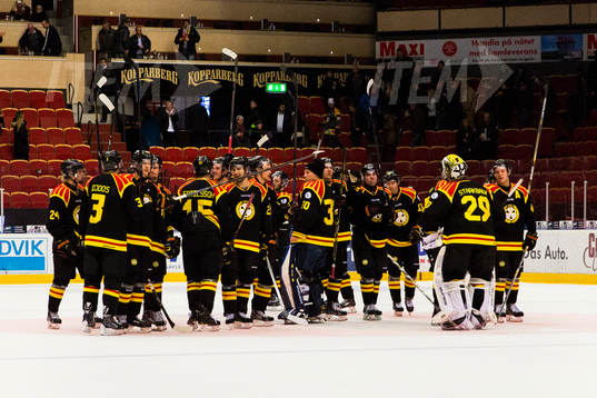 Brynäs spelare jublar