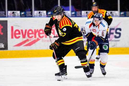Brynäs Pathrik Westerholm och Djurgårdens Markus Ljungh