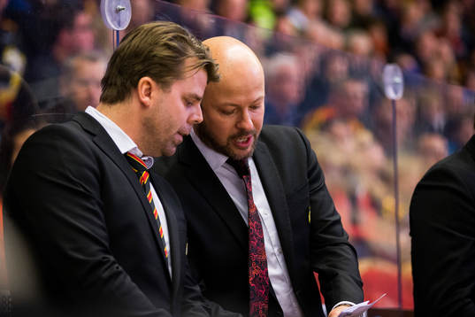 Brynäs assisterande tränare Ove Molin och tränare Tommy
