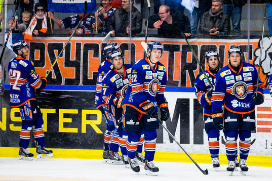 Växjös spelare tackar fasnesn