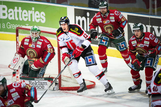 Frölundas målvakt Lars Johansson, Örebros Marko Anttila,