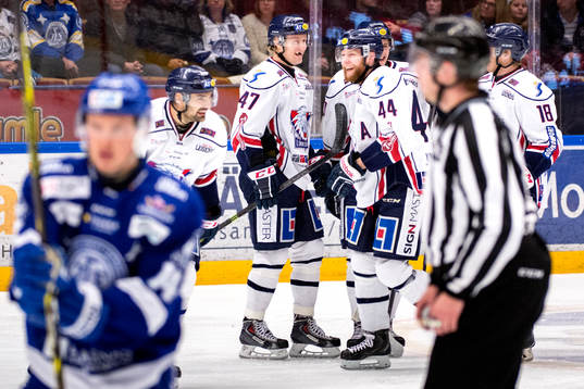 Linköpings Oscar Sundh och Jonas Junland jublar