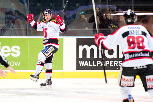 Örebros Anders Eriksson jublar