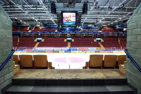 Vy från läktaringång före ishockeymatchen i SHL mellan