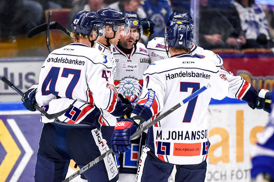 Linköpings Mattias Bäckman jublar