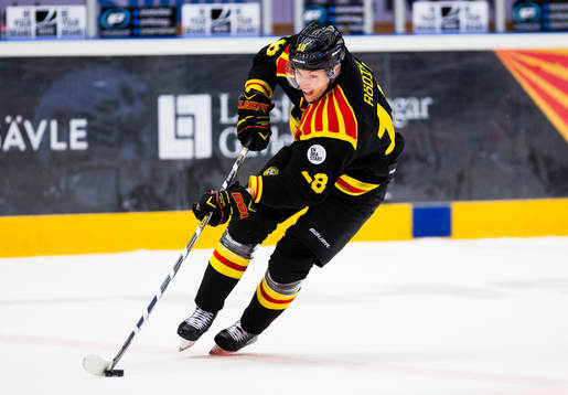 Brynäs Anton Rödin med pucken