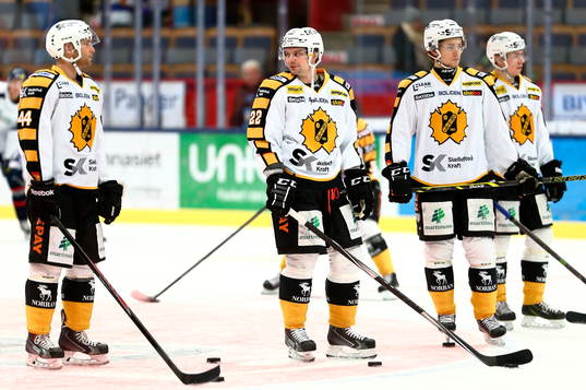 Skellefteås Rob Schremp intill nyförvärvet Janne Pesonens