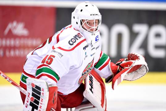 Modos målvakt Marcus Olssson på uppvärmningen