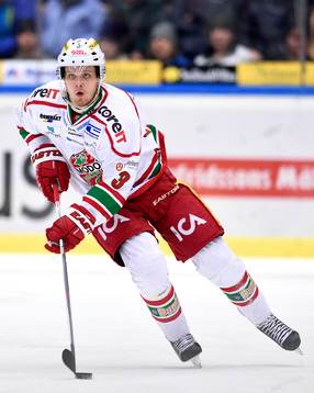 Modos Joonas Lehtivuori med pucken