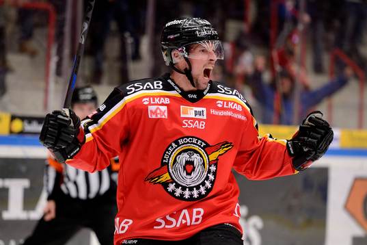 Luleås Cam Abbott jublar
