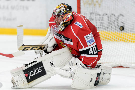 Rögles Jesper Jensen (ej i bild) gör 2-1 bakom Almtunas
