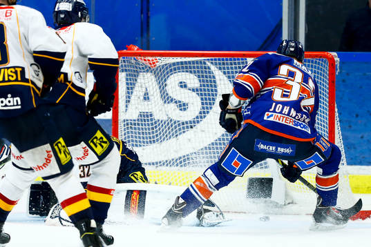 Växjös Nick Johnson gör 4-2