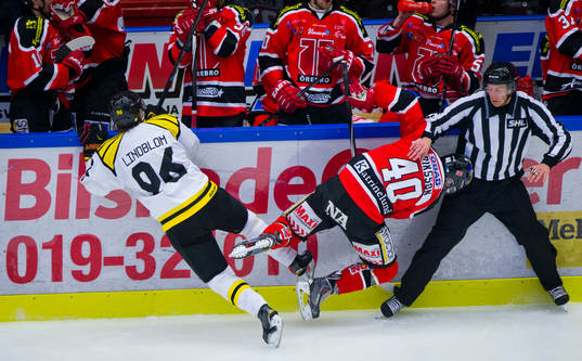 Brynäs Oskar Lindblom och Anders Eriksson åker ihop