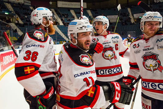 Malmö Redhawks Joey Tenute (m) jublar