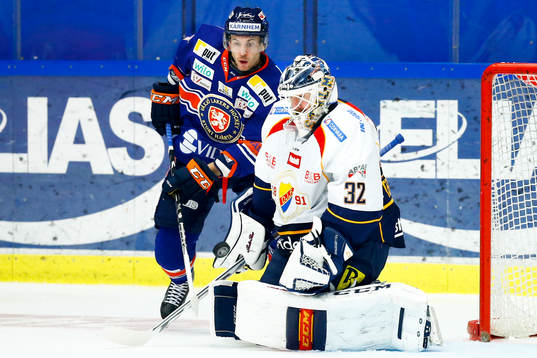 Växjös Jeff Tambellini oroar vid Djurgårdens målvakt