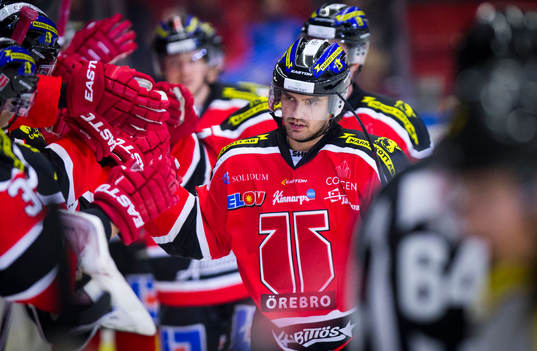 Örebros Martin Johansson gör 2-0 och jublar