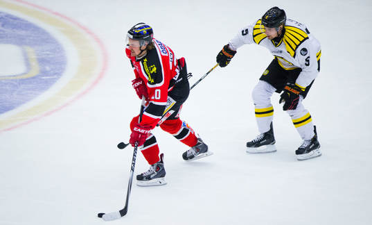 Brynäs Lukas Kilström mot Örebros Marcus Weinstock