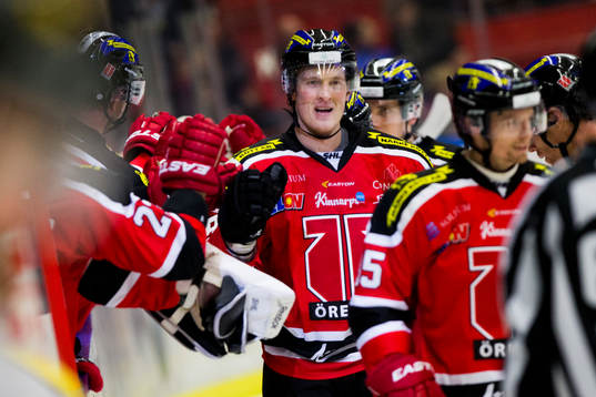 Örebros Mikko Lehtonen jublar