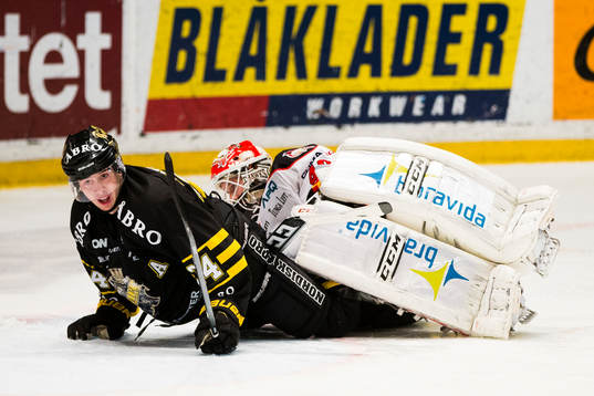 s Michael Lindqvist i kollision med Malmö Redhawks