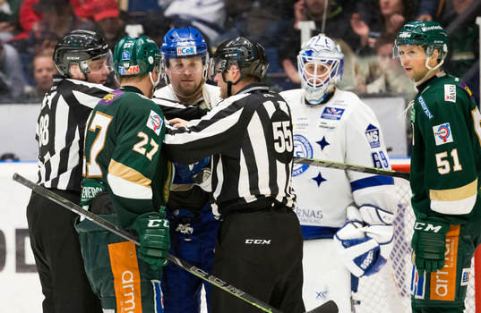 Färjestads Joachim Rohdin  och Leksands Jonas Frögren är