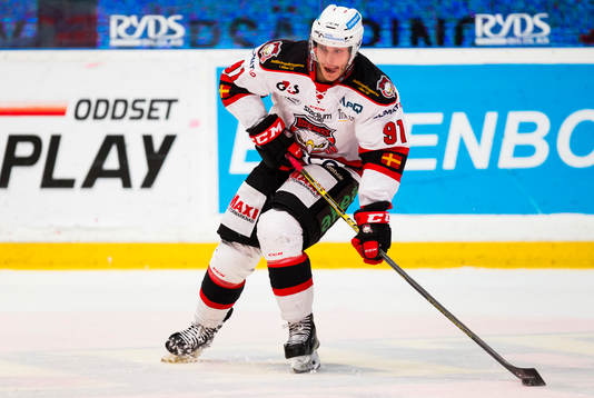 Malmö Redhawks Björn Svensson med pucken