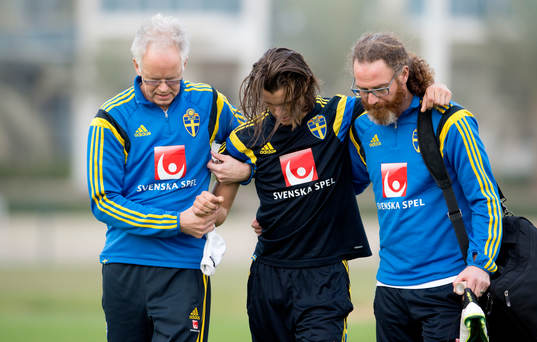 Kristoffer Olsson, Sverige skadade sig