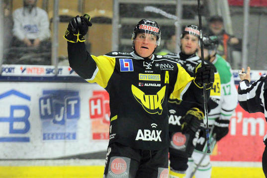 Västerås Nicholas Angell jublar