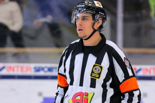 Matchens domare Peter Sabelström